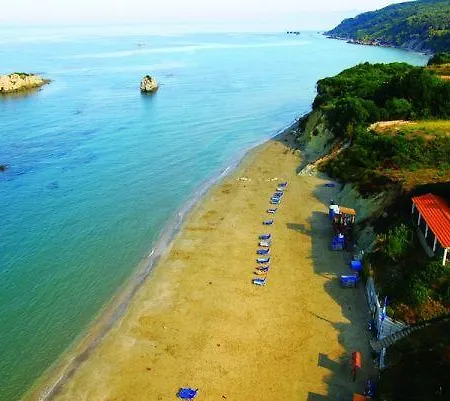 Nikolas Stone House With Stynning Seaview