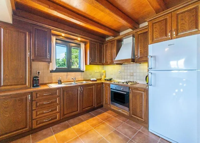 Nikolas Stone House With Stynning Seaview Вилла *