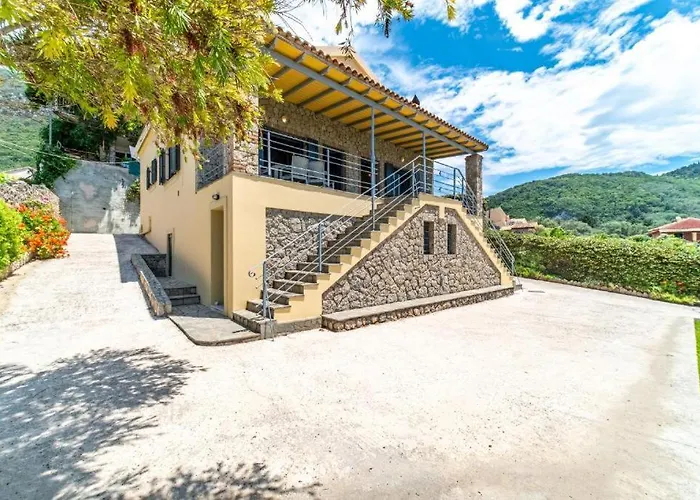 Nikolas Stone House With Stynning Seaview Вилла Парамонас