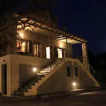 Nikolas Stone House With Stynning Seaview