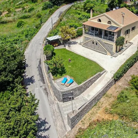Nikolas Stone House With Stynning Seaview * Paramonas