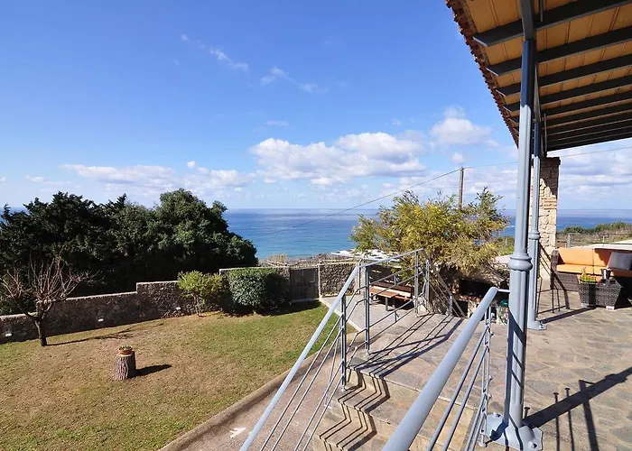 Nikolas Stone House With Stynning Seaview *